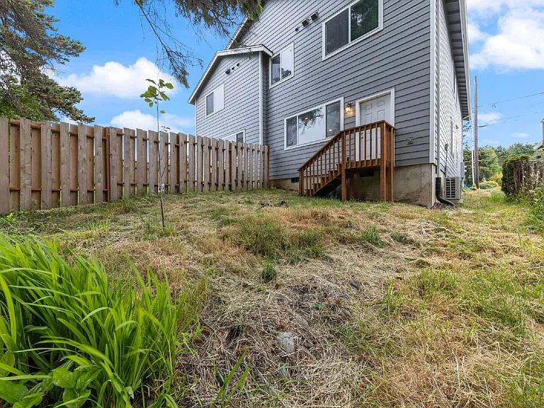 427 SE Inlet Ave — Photo 41