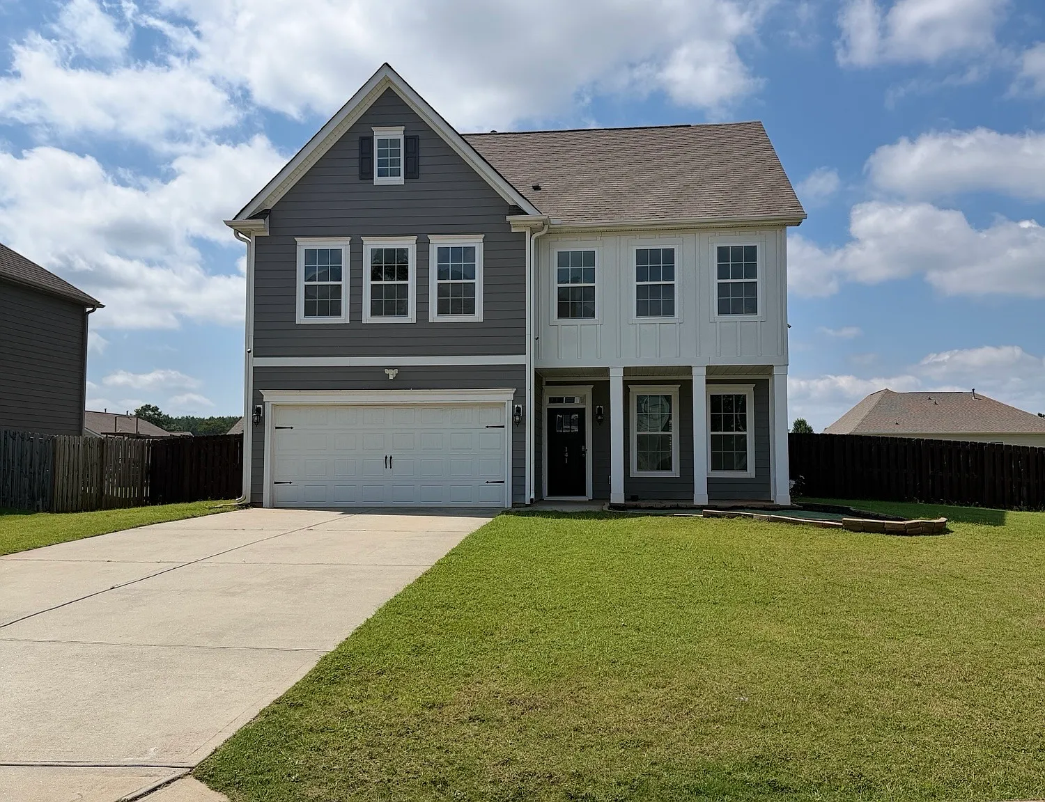 4 bed, 2.5 bath, 2428 sqft, $2,300 — Photo 2