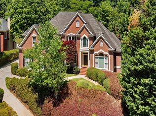 8970 Nesbit Lakes Dr, Alpharetta, GA 30022