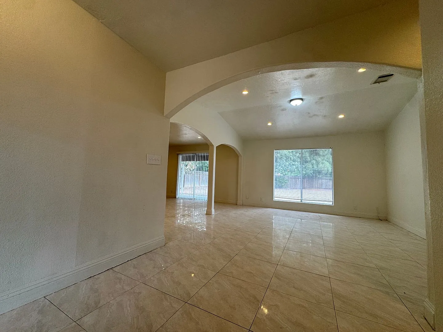 1608 - Wang — Photo 3
