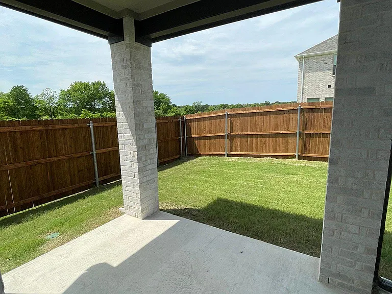 1101 Mahogany Dr — Photo 45