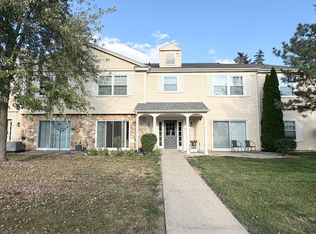 833 Bloomfield Village Blvd APT A, Auburn Hills, MI 48326