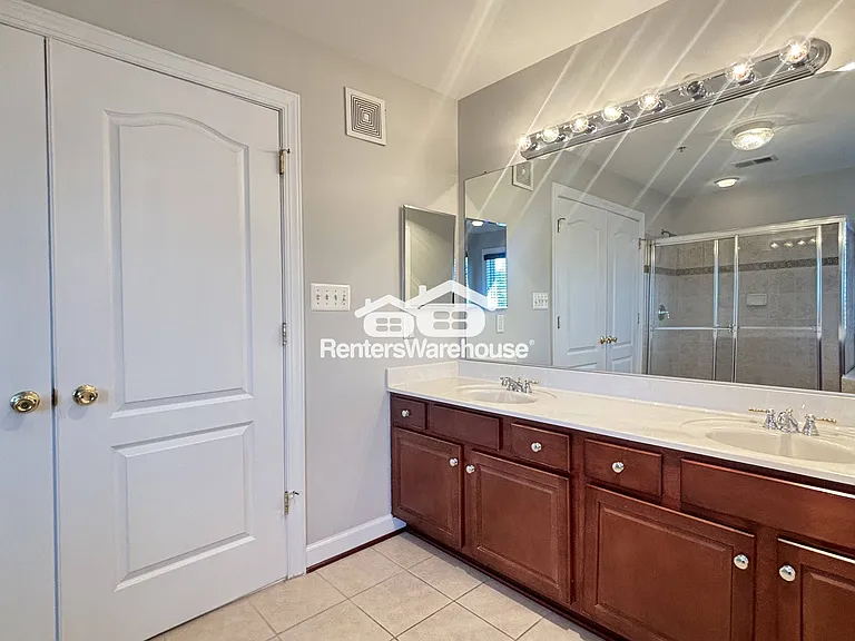 3511 Carriage Walk Ln — Photo 31