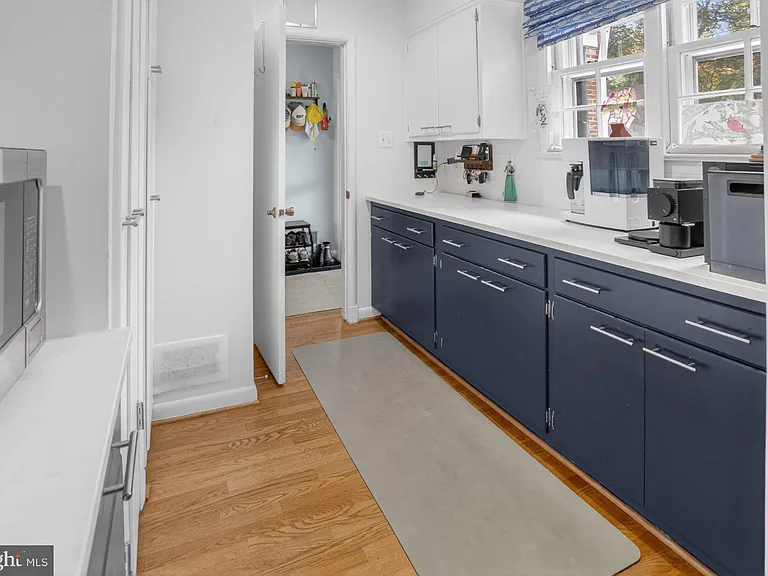 5703 Cromwell Dr — Photo 10