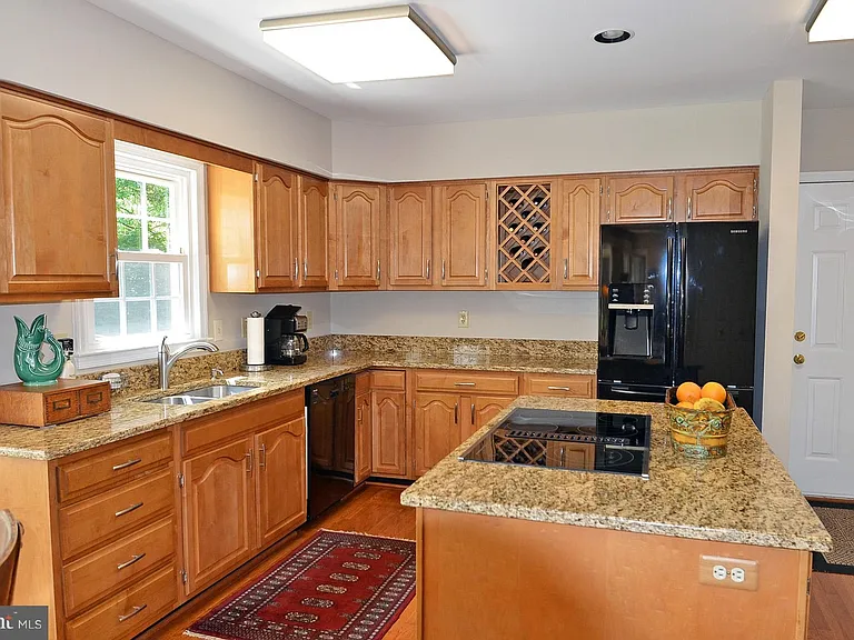 6610 Ashmere Ln — Photo 17