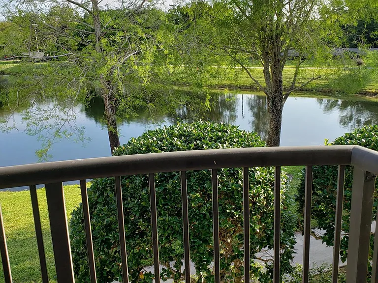 700 Crestwood Ct S #704 — Photo 43