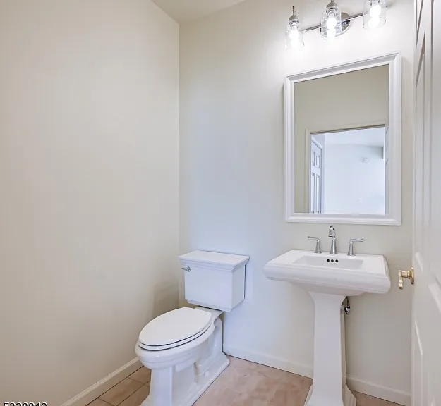 103 Crown Ct — Photo 24