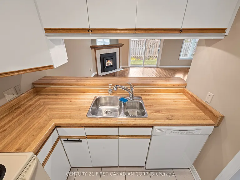 90 Ontario St S #12 — Photo 19