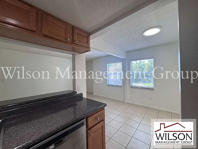 115 E Smith St #8 — Photo 9