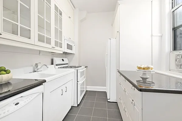 Sold by Compass | media 6