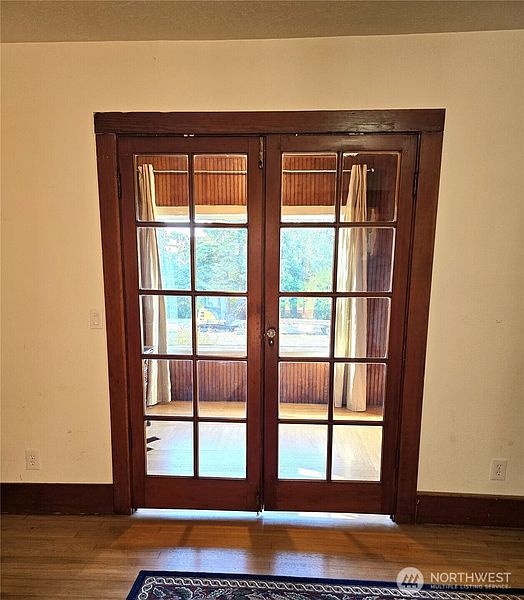 5th image of 508 Cedar Street NE