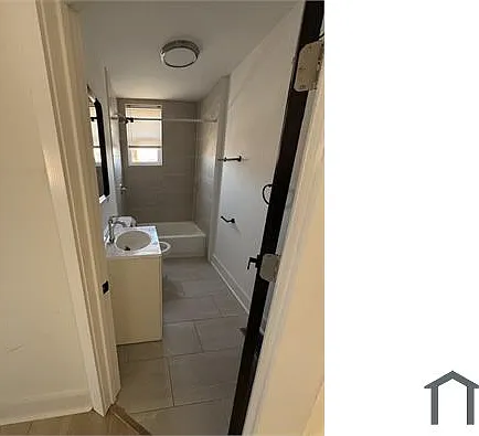 3 bed, 1200 sqft, $2,200 — Photo 4