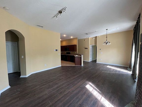 5th image of 1411 San Jacinto Cir