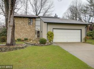 9009 Fort Craig Dr, Burke, VA 22015