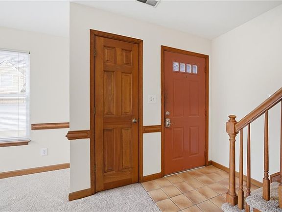4th image of 840 W Ocean View Ave