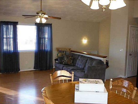 5th image of 18 Youlden Ave