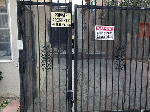 3rd image of 6128 De Longpre Ave APT 4