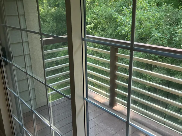 219 Hildred Dr, Burlington, VT 05401