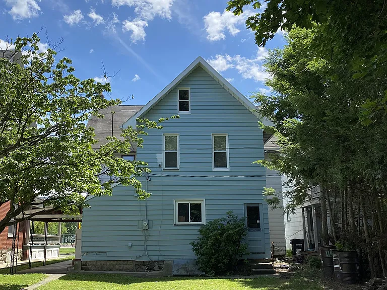 1148 Memorial Ave — Photo 31
