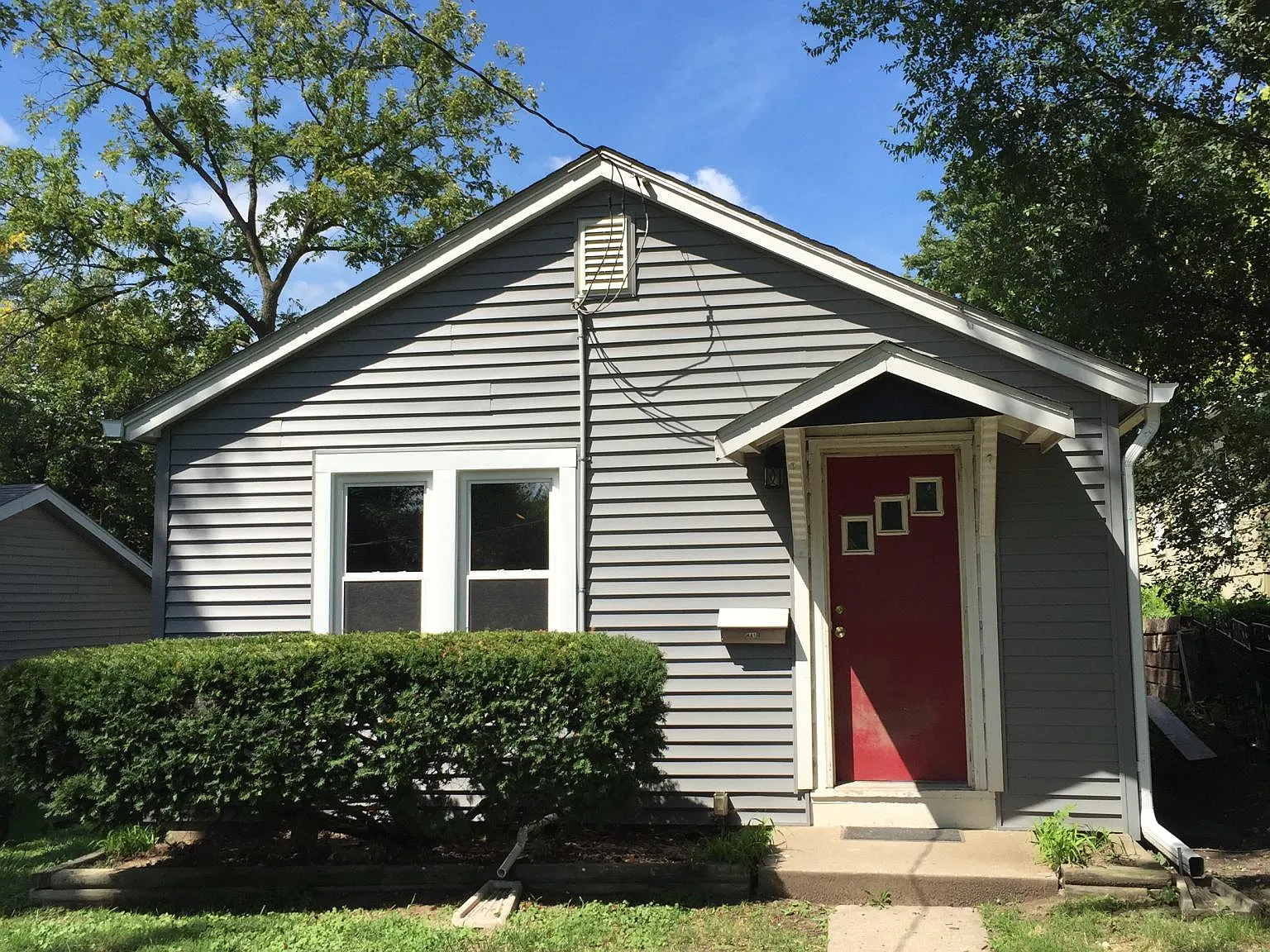 1 bed, 700 sqft, $1,100 — Photo 1
