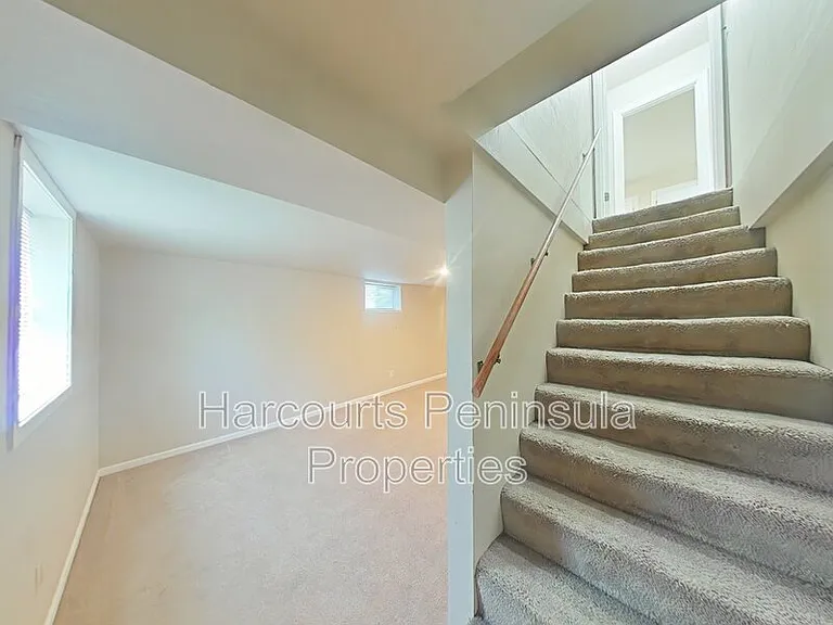 1011 Rainier Ave — Photo 5
