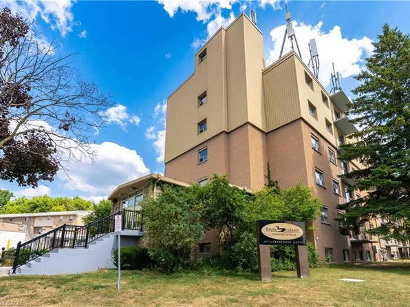 283 Fairway Rd N #101, Kitchener, ON N2A 2P1