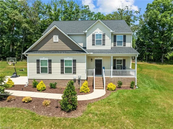 6309 Rylan Ct, Browns Summit, NC 27214