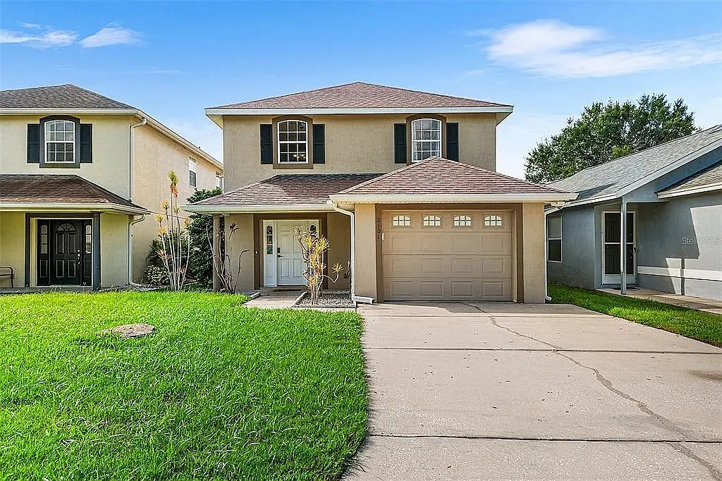3 bed, 2.5 bath, 2592 sqft, $2,650 — Photo 1