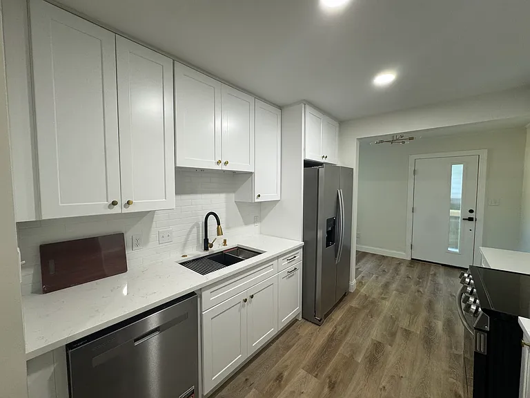 1802 Academy St — Photo 4