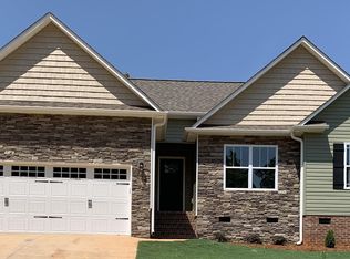 129 Topaz Ln, Gaffney, SC 29341