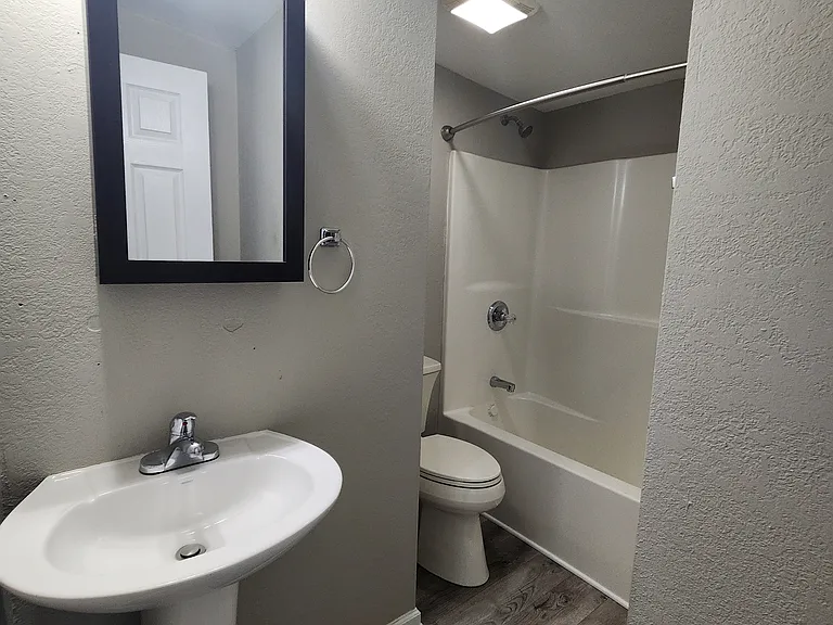 1319 Autumn Ave #D — Photo 10