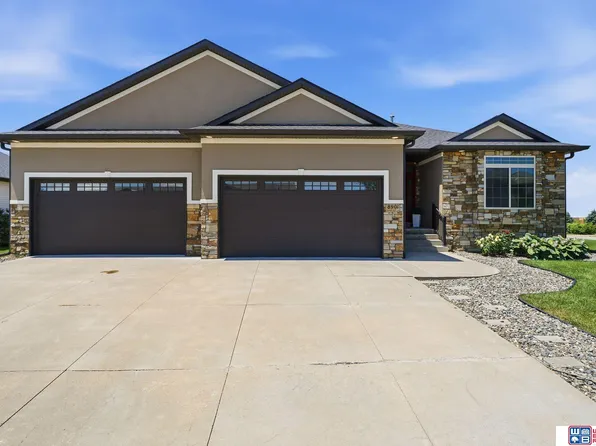 8901 S 30th St, Lincoln, NE 68516