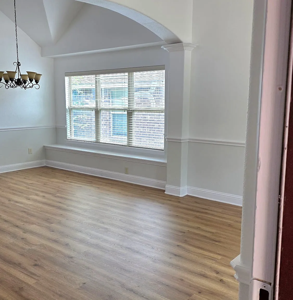 4 bed, 2633 sqft, $2,950 — Photo 3