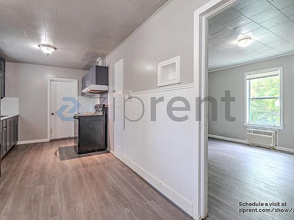 3rd image of 3205 Iowa St #C
