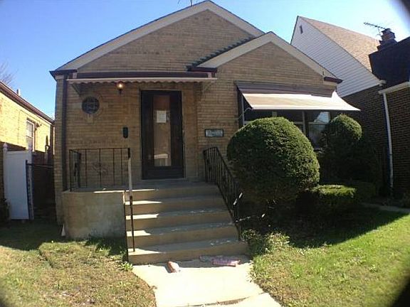3rd image of 14303 S La Salle St