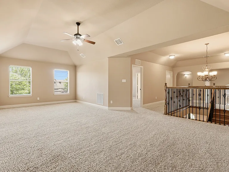 627 Seymour Dr — Photo 35