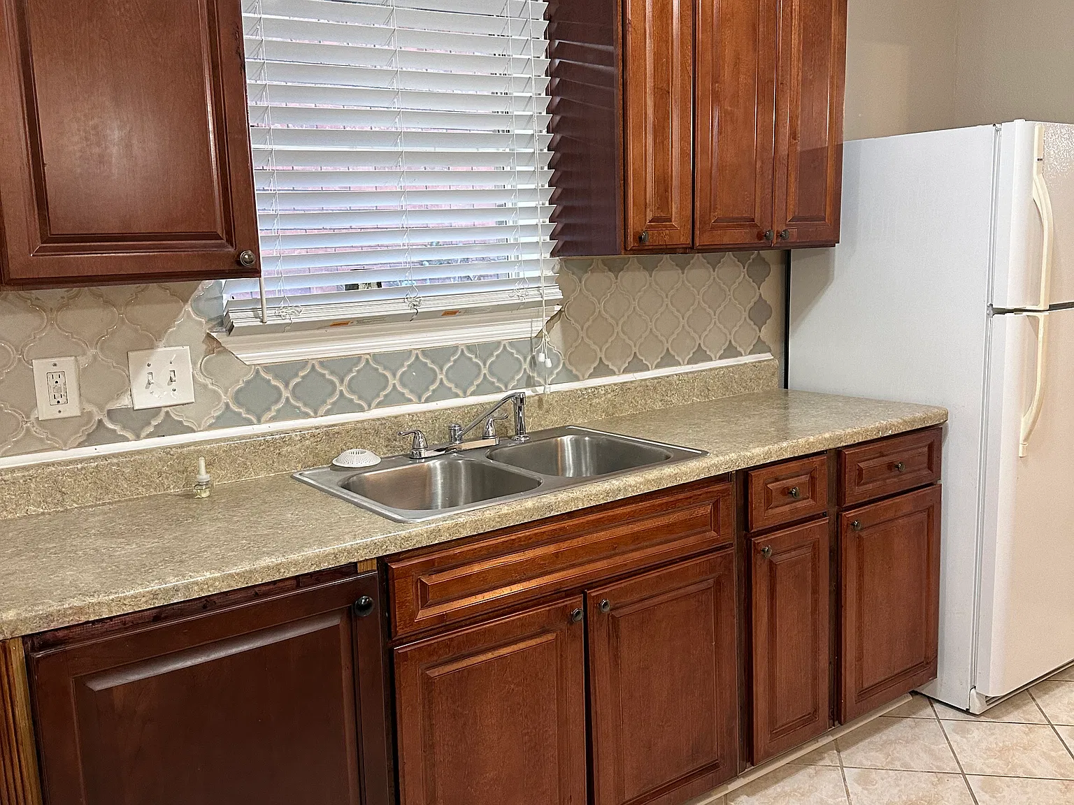 4 bed, 2100 sqft, $1,900 — Photo 2