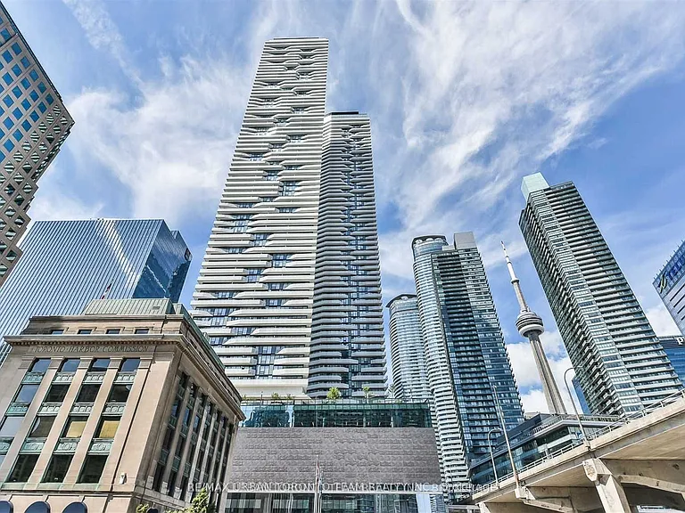 100 Harbour St #2402 — Photo 16