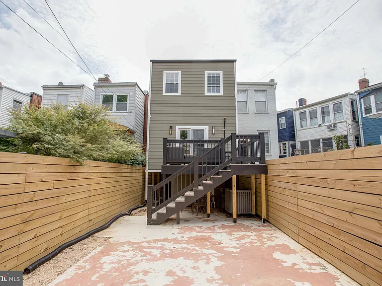 1404 Massachusetts Ave SE — Photo 38