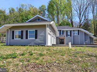 92 S Sweet Arrow Lake Rd, Pine Grove, PA 17963
