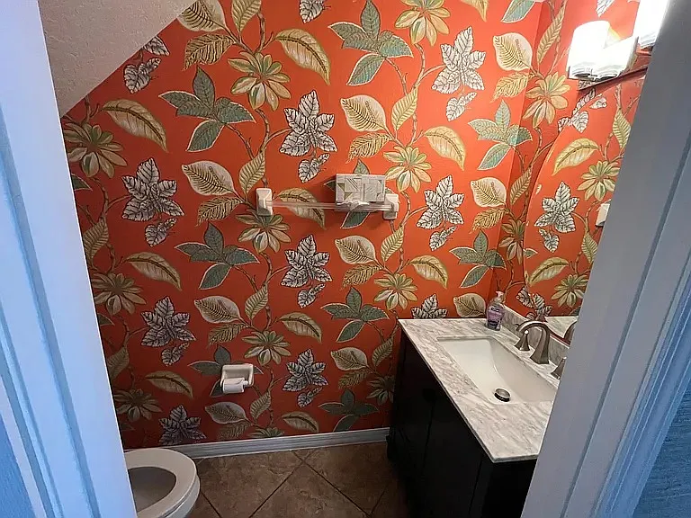 1/2 bathroom