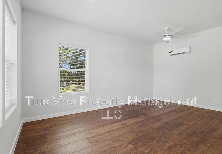 216 E Fest St — Photo 25