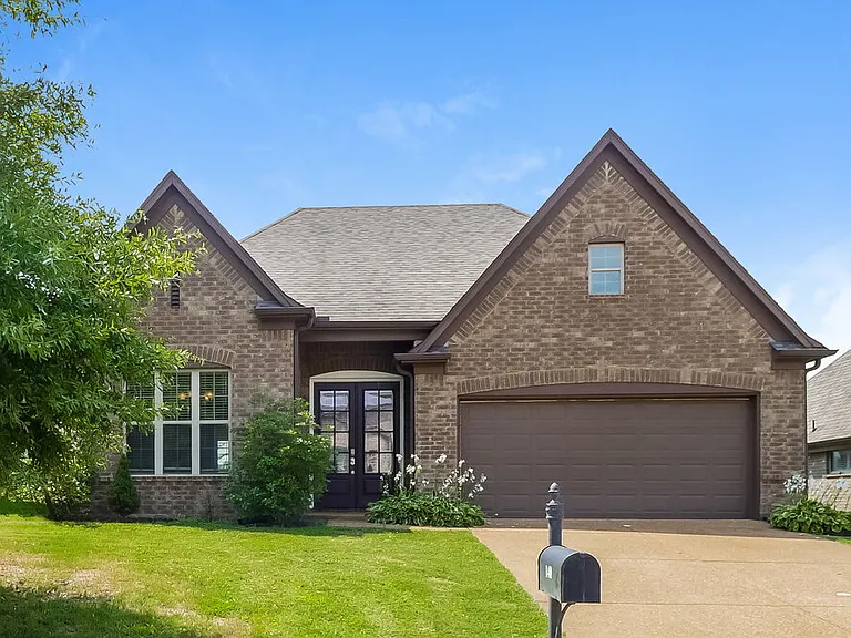 140 Hidden Meadows Ln — Photo 1