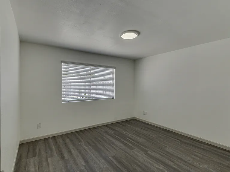 $0 First Month Rent! Remodeled 2 Bed Casita w/ Private Patio, W/D & Pool — Photo 24