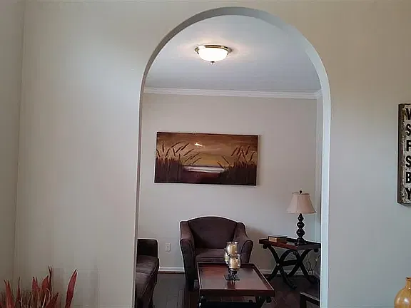 3 bed, 2.5 bath, 1700 sqft, $1,650 — Photo 3