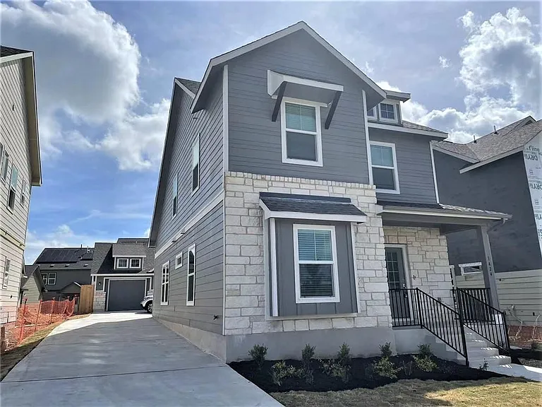 1424 Linwood St — Photo 2