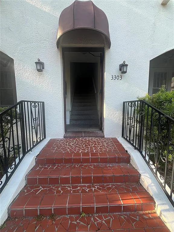 Building Photo - 3303 W Empedrado St #4