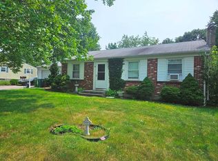 39 Bayberry Rd, Woonsocket, RI 02895