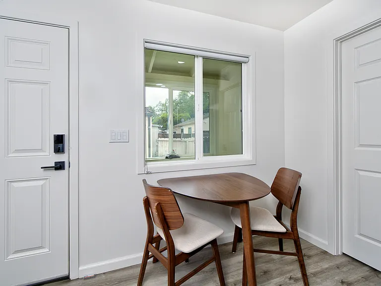 1362 Shortridge Ave #B — Photo 6