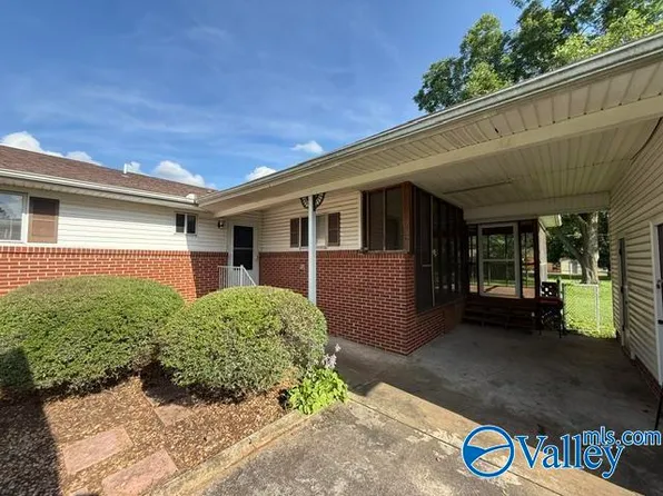 4309 Clayrest Dr NW, Huntsville, AL 35816